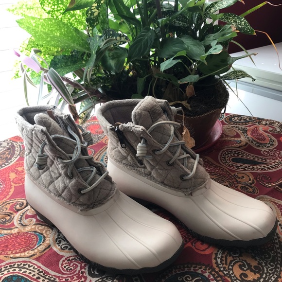 Euc (worn once) quilted Sperry boots 🥾 - Picture 2 of 4